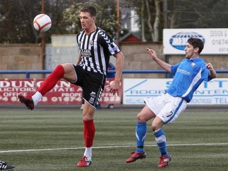 Cầu Thủ Cao Nhất Thế Giới - Top 7 "Người Khổng Lồ" Trên Sân Cỏ 4 Paul Millar