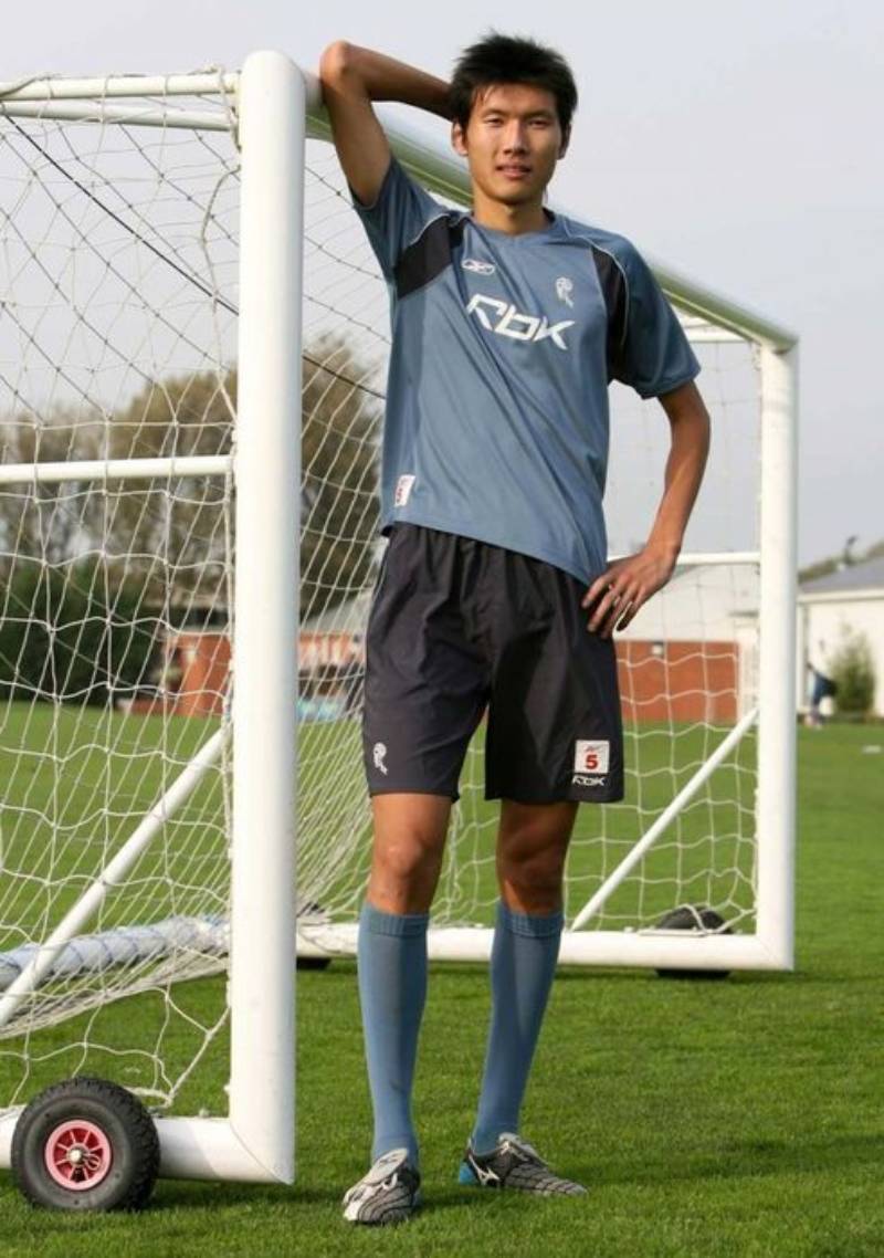 Cầu Thủ Cao Nhất Thế Giới - Top 7 "Người Khổng Lồ" Trên Sân Cỏ 5 Yang Changpeng